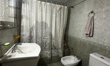 VENTA CASA 5 AMB MULTIFAMILIAR LANUS ESTE