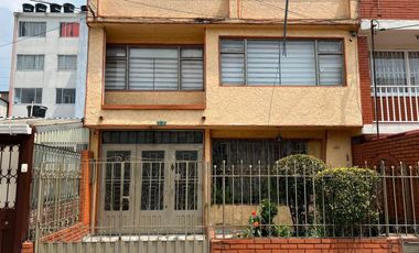 Casa en venta de 5 habitaciones en Bogotá, Bonanza.