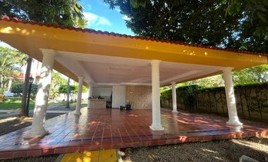 Casa en venta de 4 habitaciones con patio en Neiva, Conjunto paseo de la Castellana Neiva.