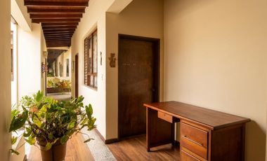 Casa en venta de 4 habitaciones con patio en Medellín, Bostón.