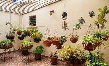 Casa en venta de 4 habitaciones con patio en Medellín, Bostón.