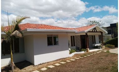 Casa lote en venta de 372m² con balcón en Pinchote, Castilla Real.