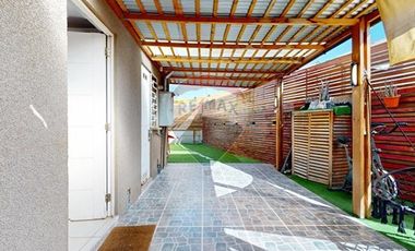 Casa equina en condominio