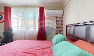 Casa equina en condominio