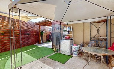 Casa equina en condominio