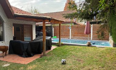 Casa en Arriendo en Excelente Sector de La Reina.