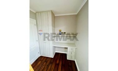 Casa en condominio de 4D+4B con moderno quincho