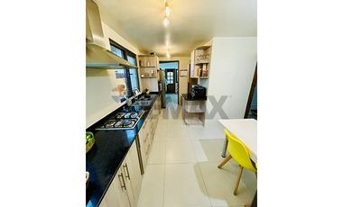 Casa en condominio de 4D+4B con moderno quincho