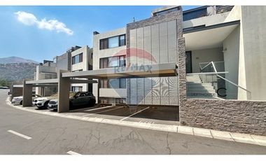 SE ARRIENDA  TRIPLEX! CON  VISTA PANORAMICA