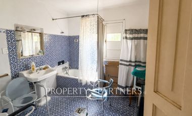 Amplia casa en arriendo con gran patio y terreno de 2.247 m²