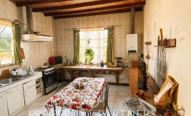 Amplia casa en arriendo con gran patio y terreno de 2.247 m²