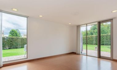 Casa en arriendo de 4 hab. en San Simón, Bogotá