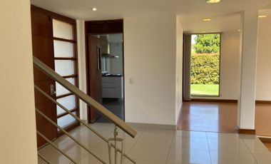 Casa en arriendo de 4 hab. en San Simón, Bogotá