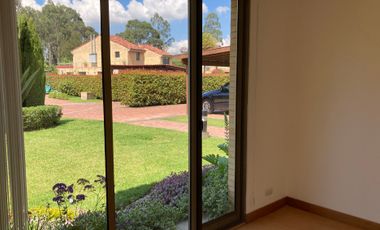 Casa en arriendo de 4 hab. en San Simón, Bogotá