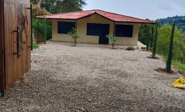 Casa lote en venta de 2.030m² en Silvania, Vereda san luis centro.