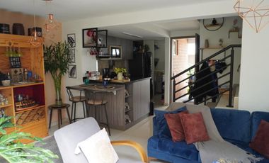Casa en venta de 3 habitaciones en Cali, Ciudad pacífica.