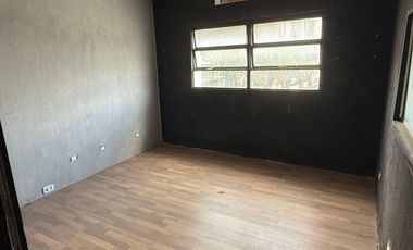 Depósito de 2300 m2 cubiertos en Villa Adelina