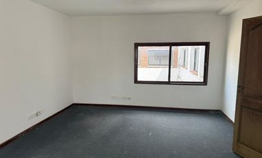 Depósito de 2300 m2 cubiertos en Villa Adelina
