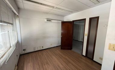 Depósito de 2300 m2 cubiertos en Villa Adelina