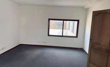 Depósito de 2300 m2 cubiertos en Villa Adelina
