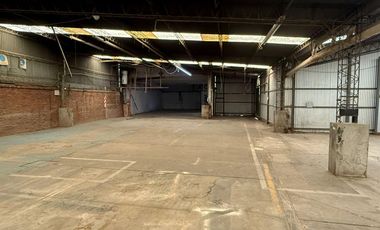 Depósito de 2300 m2 cubiertos en Villa Adelina