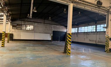 Depósito de 2300 m2 cubiertos en Villa Adelina