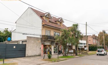 473 bis entre Camino G. Belgrano y 21 a City Bell - Departamento de 2 dormitorios en ALQUILER