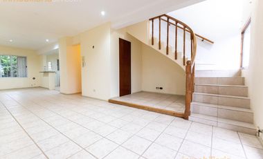 473 bis entre Camino G. Belgrano y 21 a City Bell - Departamento de 2 dormitorios en ALQUILER