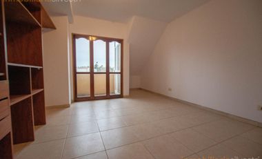 473 bis entre Camino G. Belgrano y 21 a City Bell - Departamento de 2 dormitorios en ALQUILER