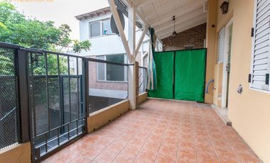 473 bis entre Camino G. Belgrano y 21 a City Bell - Departamento de 2 dormitorios en ALQUILER