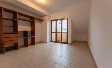 473 bis entre Camino G. Belgrano y 21 a City Bell - Departamento de 2 dormitorios en ALQUILER