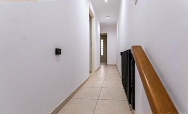 473 bis entre Camino G. Belgrano y 21 a City Bell - Departamento de 2 dormitorios en ALQUILER