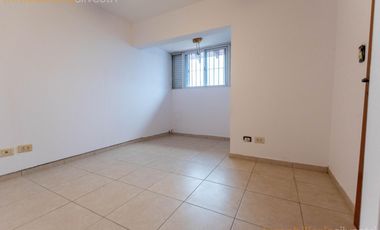 473 bis entre Camino G. Belgrano y 21 a City Bell - Departamento de 2 dormitorios en ALQUILER