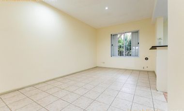 473 bis entre Camino G. Belgrano y 21 a City Bell - Departamento de 2 dormitorios en ALQUILER