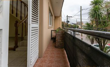 473 bis entre Camino G. Belgrano y 21 a City Bell - Departamento de 2 dormitorios en ALQUILER