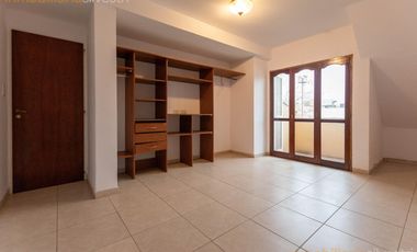 473 bis entre Camino G. Belgrano y 21 a City Bell - Departamento de 2 dormitorios en ALQUILER