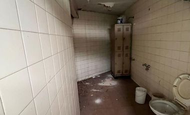 Depósito s/ importante Av. con inmejorable ubicación logística.