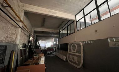 Depósito s/ importante Av. con inmejorable ubicación logística.