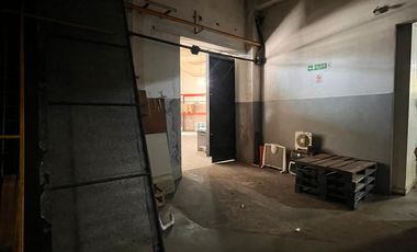 Depósito s/ importante Av. con inmejorable ubicación logística.