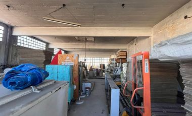 Depósito s/ importante Av. con inmejorable ubicación logística.
