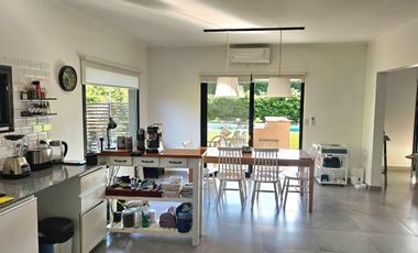 Casa de una planta con pileta en alquiler anual | Excelente lote | San Matías | Escobar