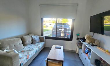 Casa de una planta con pileta en alquiler anual | Excelente lote | San Matías | Escobar