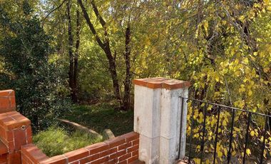 Venta OLIVEROS , IMPORTANTE PROPIEDAD EN LOTE DE 17.761 M2, 3 DORMITORIOS, PILETA, PARRILLERO. 2 GARAGE.