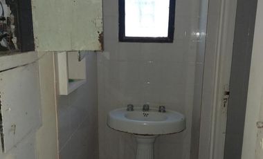Venta OLIVEROS , IMPORTANTE PROPIEDAD EN LOTE DE 17.761 M2, 3 DORMITORIOS, PILETA, PARRILLERO. 2 GARAGE.