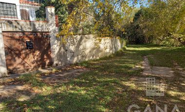 Venta OLIVEROS , IMPORTANTE PROPIEDAD EN LOTE DE 17.761 M2, 3 DORMITORIOS, PILETA, PARRILLERO. 2 GARAGE.