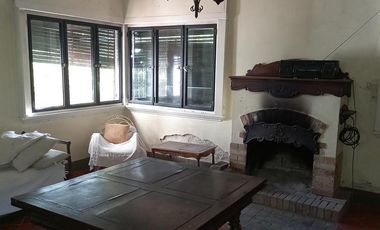 Venta OLIVEROS , IMPORTANTE PROPIEDAD EN LOTE DE 17.761 M2, 3 DORMITORIOS, PILETA, PARRILLERO. 2 GARAGE.