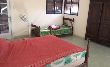 Venta OLIVEROS , IMPORTANTE PROPIEDAD EN LOTE DE 17.761 M2, 3 DORMITORIOS, PILETA, PARRILLERO. 2 GARAGE.