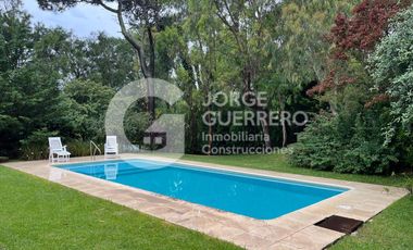 Casa en Carilo