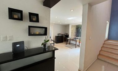 CASA SOLA CON USO DE SUELO COMERCIAL