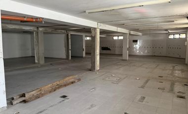 Depósito de 533 m2 cubiertos en Florida